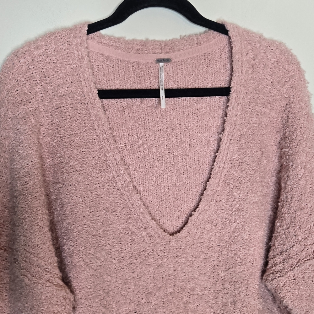 Free People Textured V-Neck Sweater Soft Pink Pullover - Picture 11 of 13